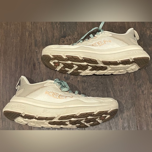 Keen Shoes - Women's KEEN WK450 walking shoes Birch/Peach Parfait 8